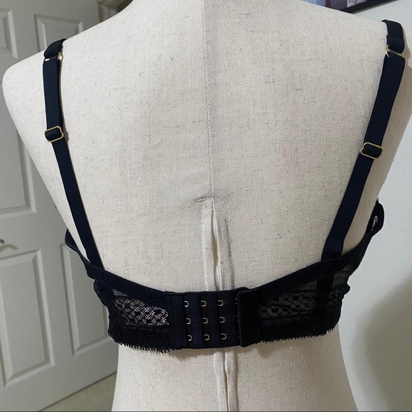 Victoria’s Secret Lightly Lace Plunge Black Bra - Picture 3 of 8